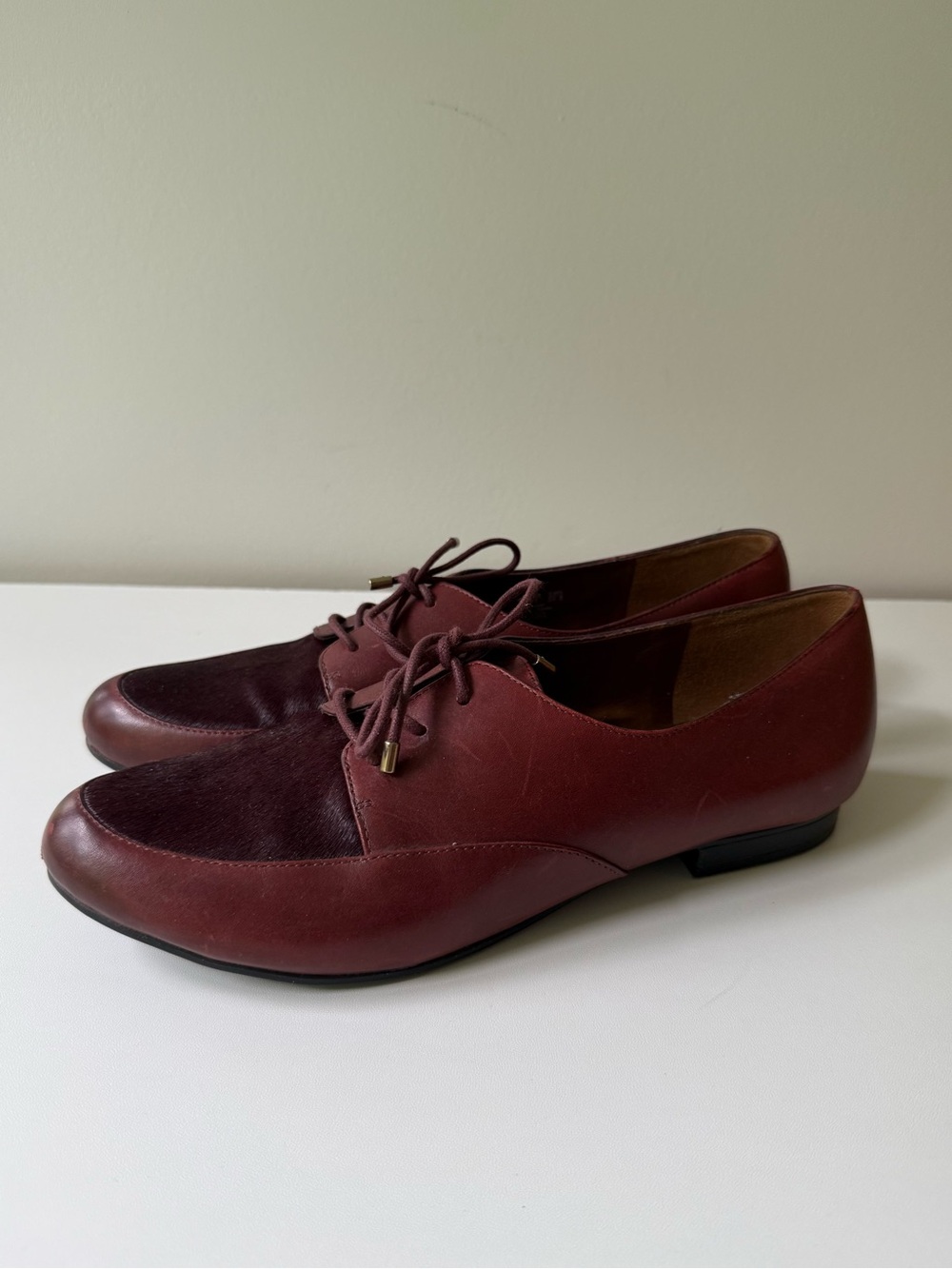 Naturalizer Women's Two-Tone Burgundy Lace-Up Flats